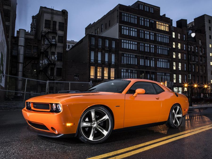  Dodge Challenger R/T Shaker 2014 года  (фото 5 из 18)
